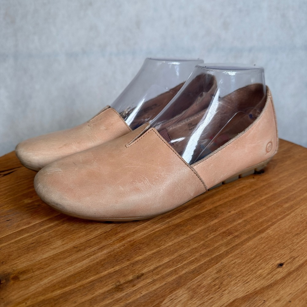 Born Julianne Leather Flats Womens 8M Tan Good Slip On V-Cut D74659